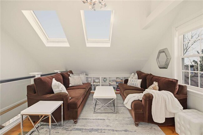 Building Photo - 38 Pope St