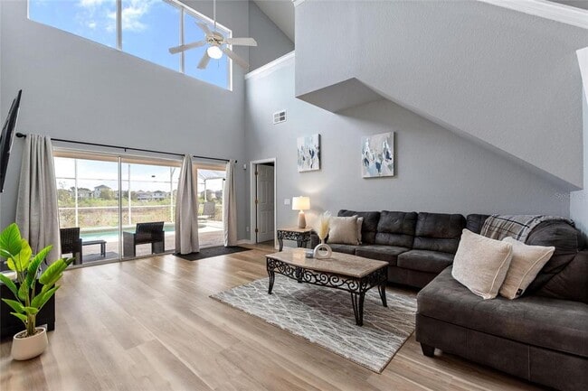 Building Photo - 546 Windsor Pl