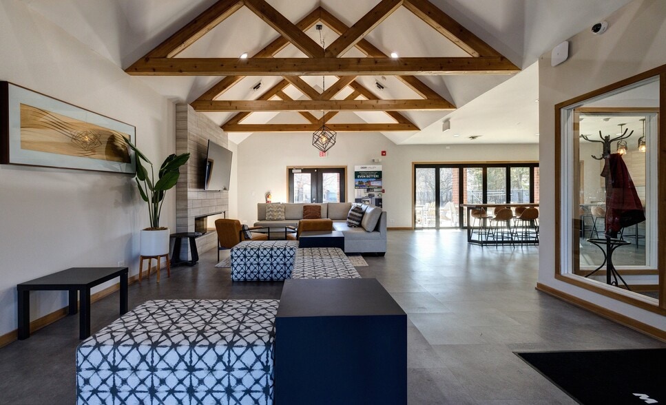 Building Photo - Deer Valley Apartments
