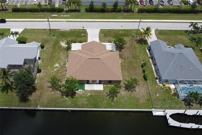 Building Photo - 3524 SW 17th Ave