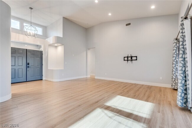 Building Photo - 2508 Sandilands Dr