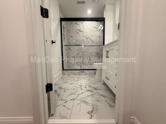 Building Photo - 10402 Laurel Ridge Way