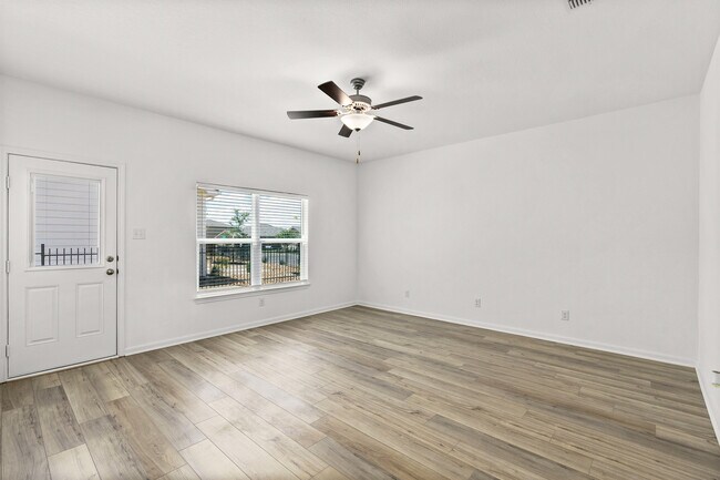 Building Photo - 6009 Cooper Cash