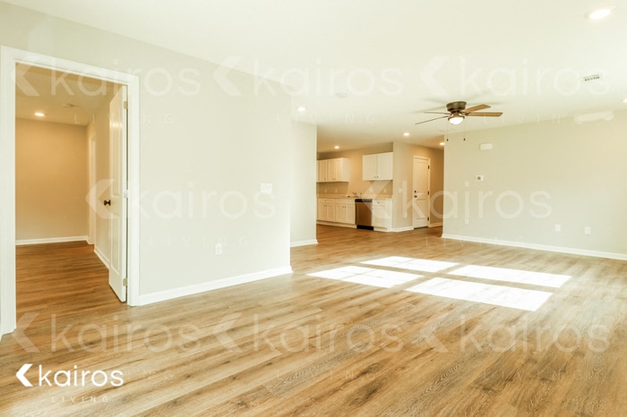 Building Photo - 126 Cottage Grove Rd