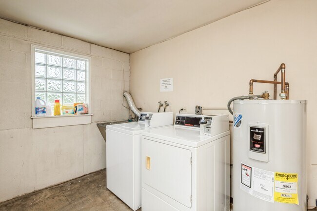 Building Photo - 233 S Highland Ave