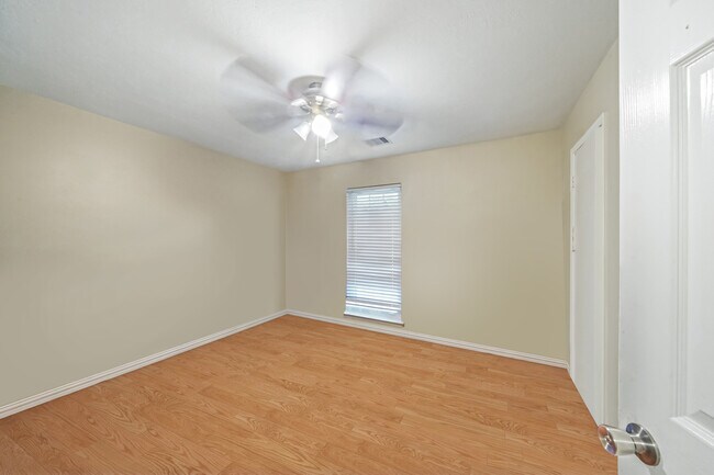 Building Photo - 2018 Westlake Rd