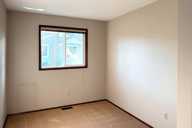 Building Photo - 12941 NE 71st St