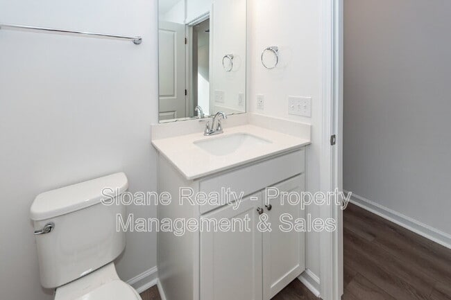 Building Photo - 4633 Forest Hills Dr