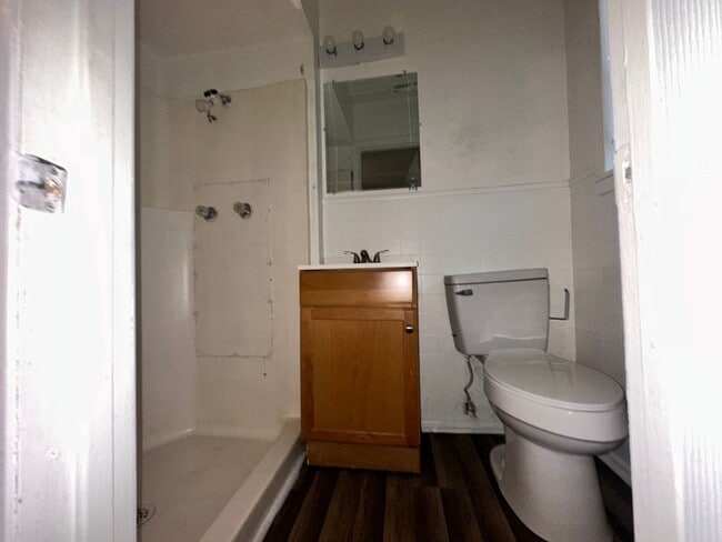 Building Photo - 611 S 25th St