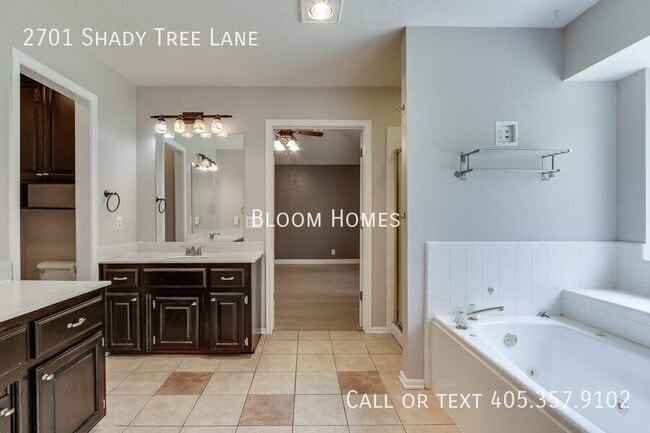 Building Photo - 2701 Shady Tree Ln