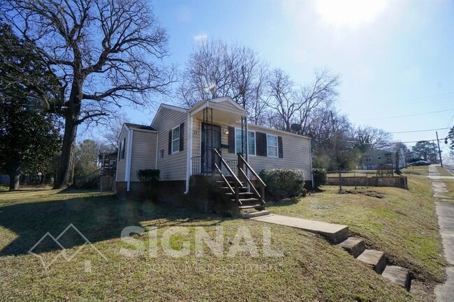 Building Photo - 581 Seminole Cir