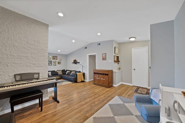 Building Photo - 1400 Lorrie Dr