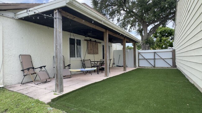 Building Photo - $2,995.00 - 3 Beds / 2 Baths, no deposit option available!