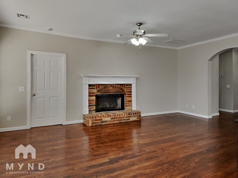 Building Photo - 4306 South Tamarack Ave W