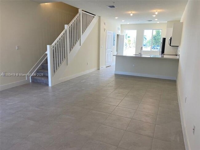 Building Photo - 10250 NW 66th St