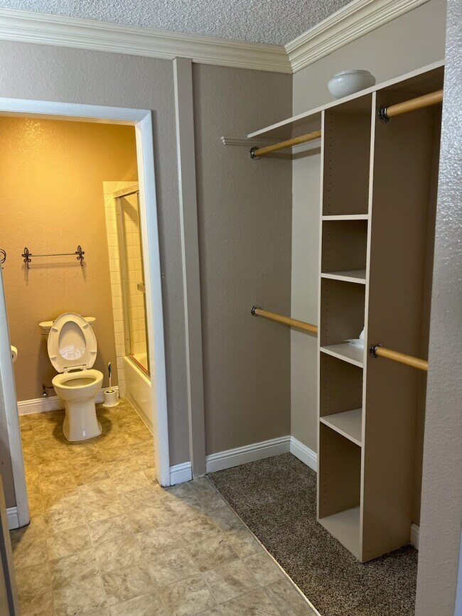 Building Photo - 4860 Nara Vista Way