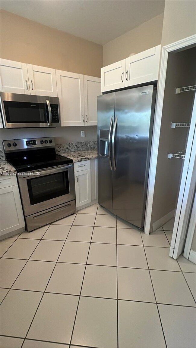 Building Photo - 2551 SE 16th Terrace