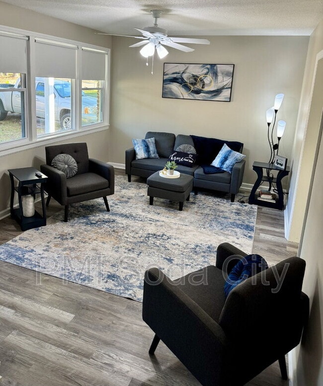 Building Photo - 3615 Truman St