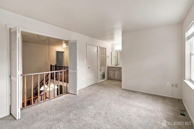 Building Photo - 23 Cloister Ct