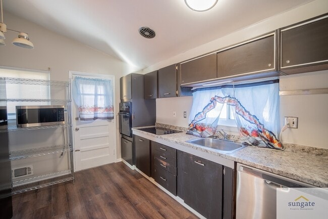 Building Photo - 7411 Kathydale Rd