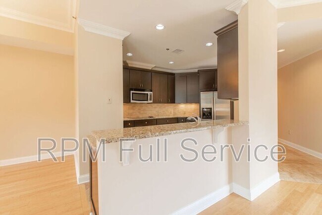 Building Photo - 110 31st Ave N