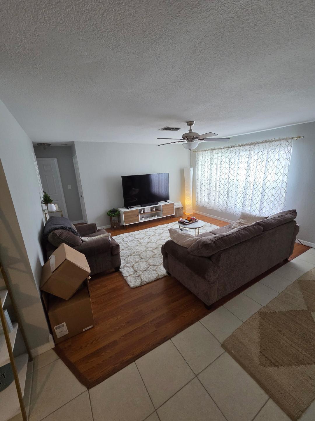Living room - 1118 SE 19th Ln