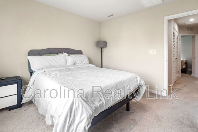 Building Photo - 2417 Fathom Wy