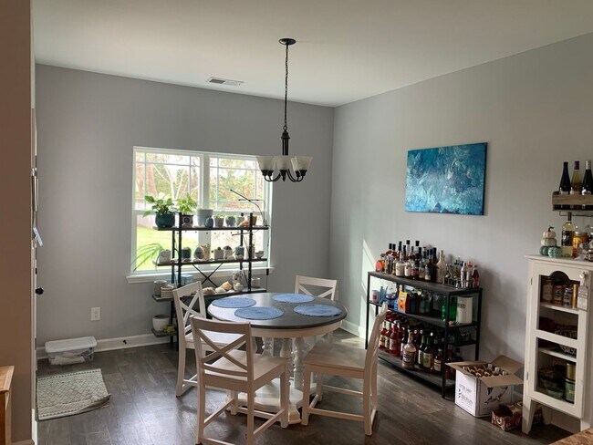 Building Photo - 153 Backfield Pl