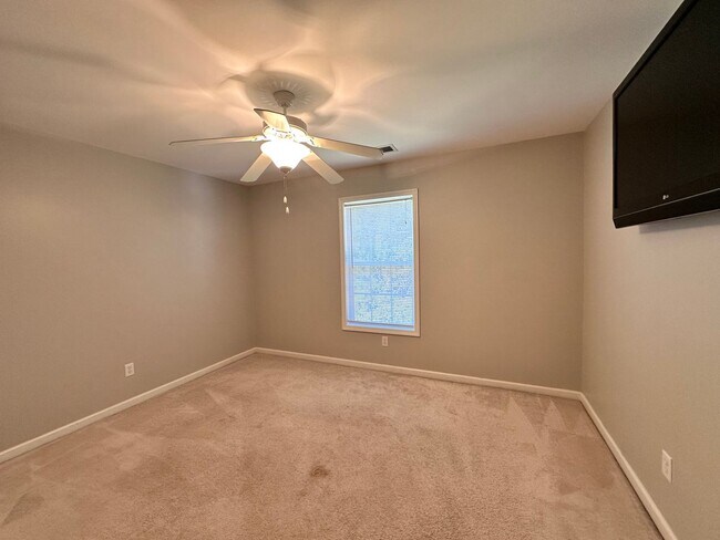 Building Photo - Exclusively Offered By Muse Realty Rentals...