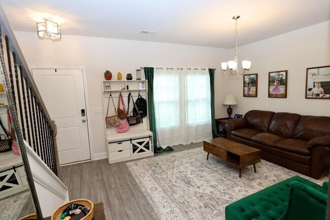 Building Photo - 835 Curlew Cir