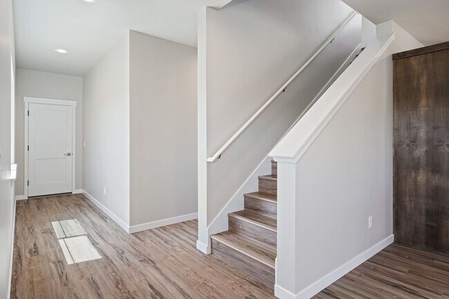 Building Photo - 839 NW 18th Ct