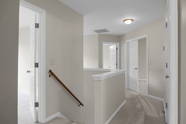 Building Photo - Gorgeous, 2 story, 4 BR, 2.5 BA Home with Fenced Yard near Magnolia Gardens
