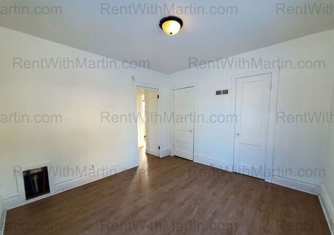 Building Photo - 824 Logan Ave