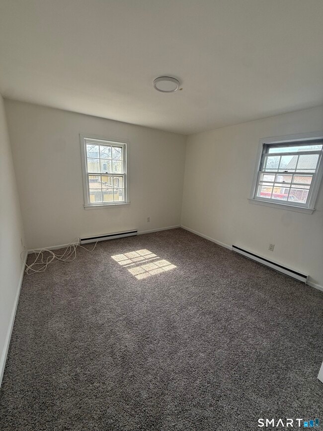 Building Photo - 14 Averill Pl