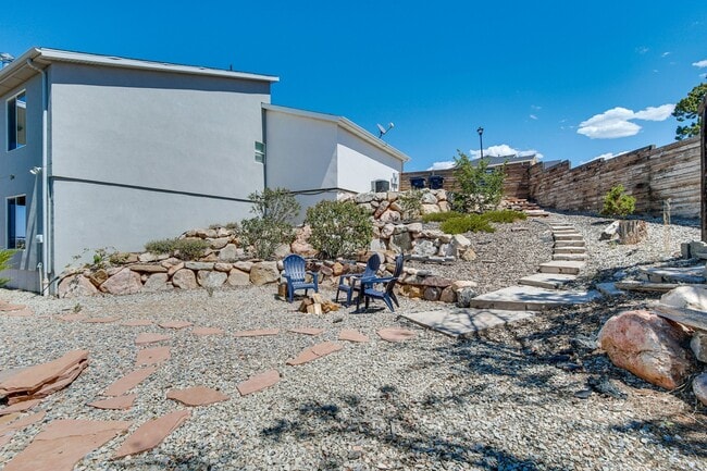 Building Photo - 48 S Cimarron Cir