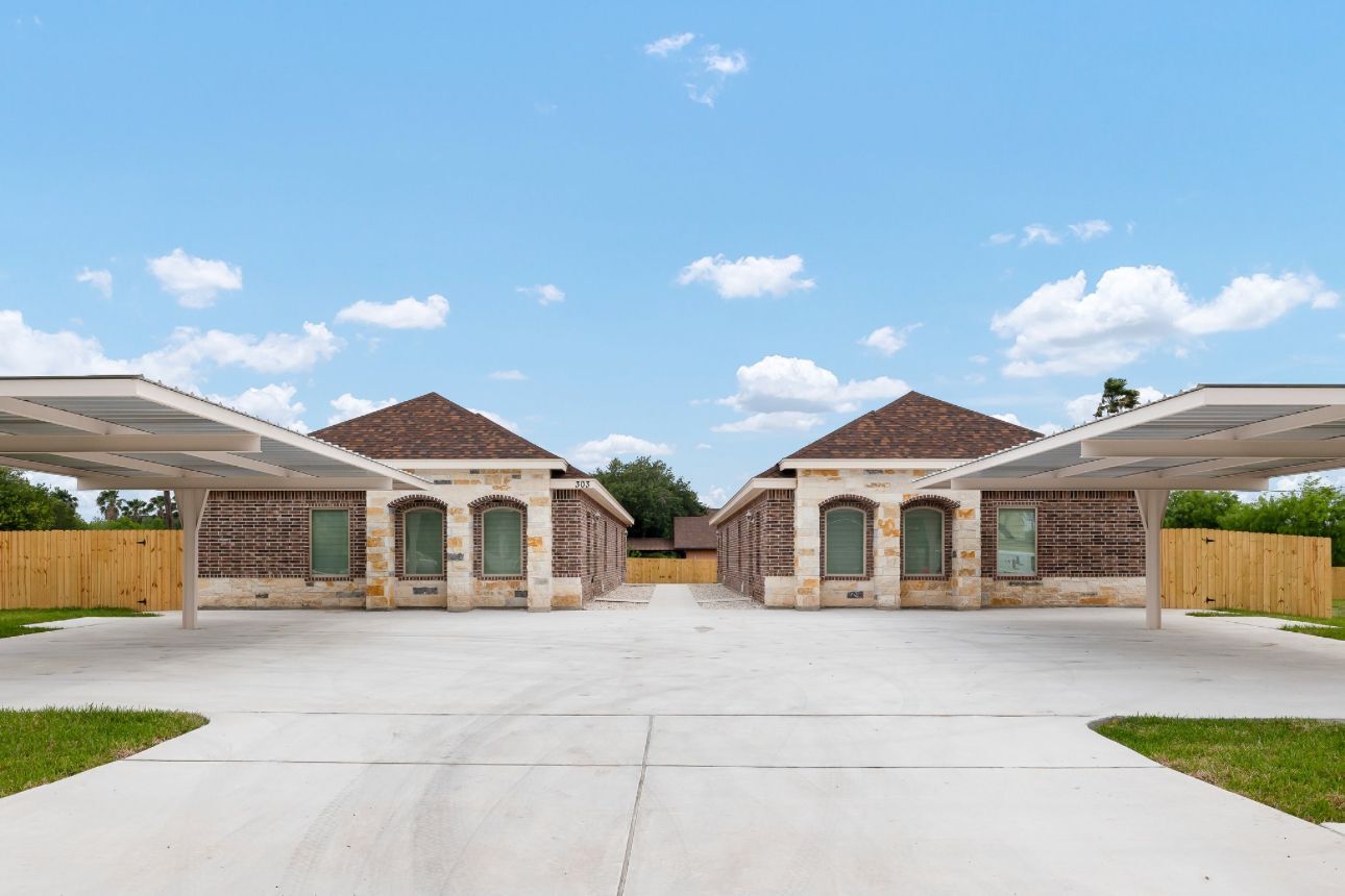 Building Photo - 303 Mistletoe Ave