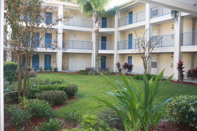 Building Photo - 7220 Westpointe Blvd