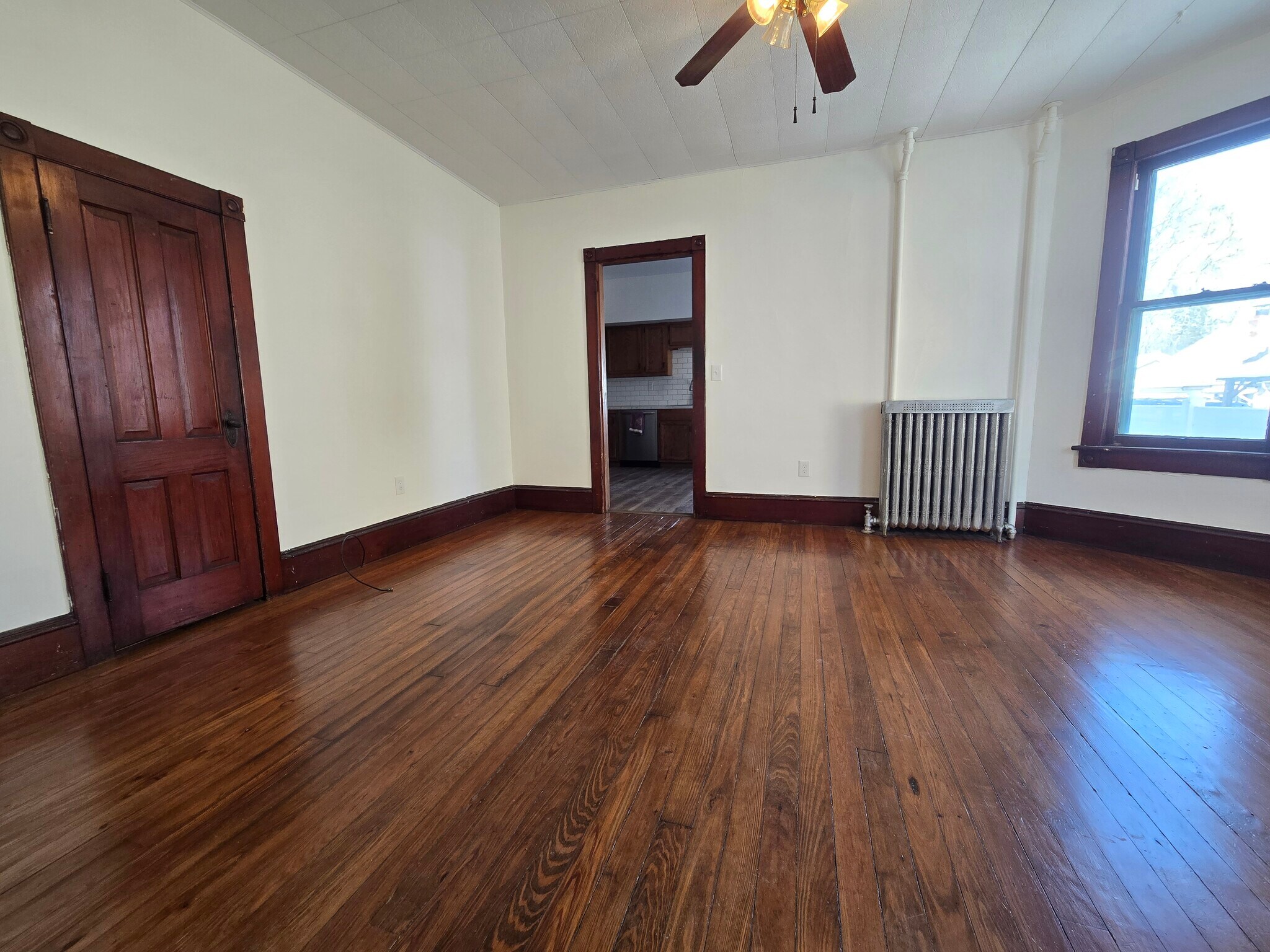 Building Photo - 146 Analomink St