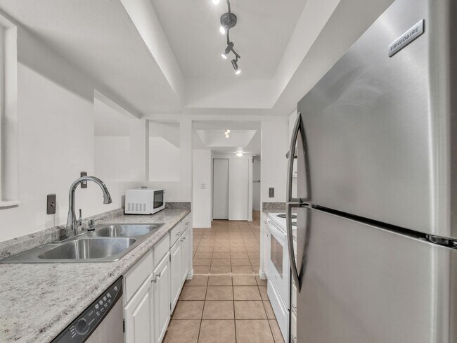 Building Photo - POWDERWOOD 2 BED