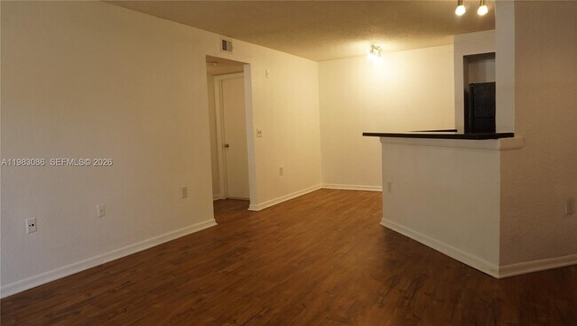 Building Photo - 12980 Vista Isles Dr