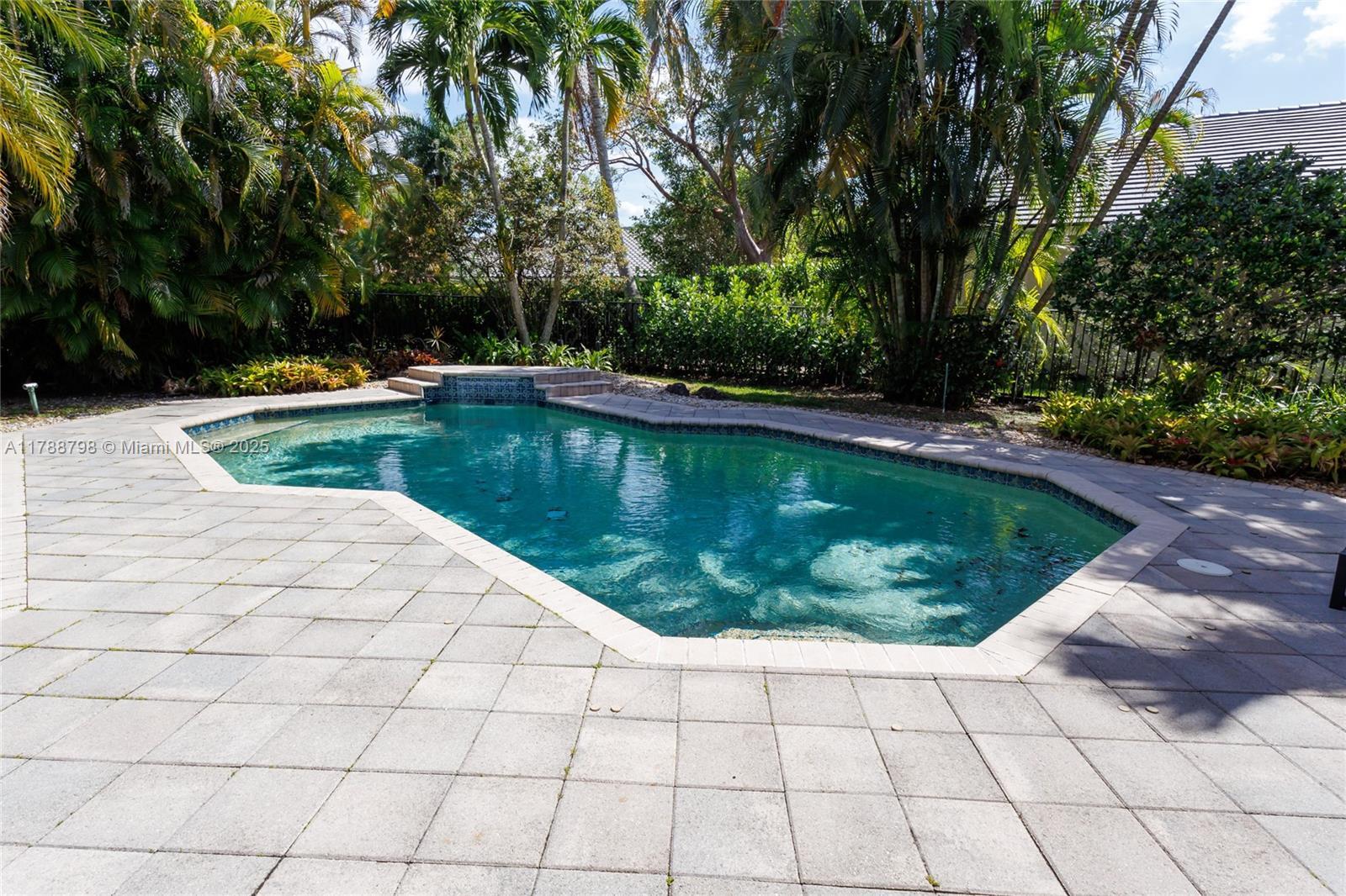Building Photo - 280 Landings Blvd