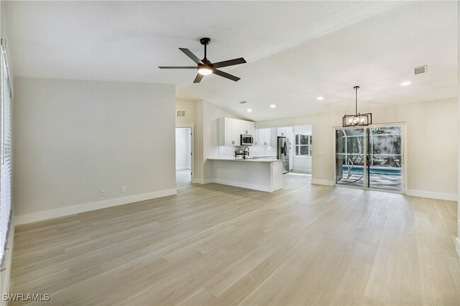 Building Photo - 390 20th Ave NW