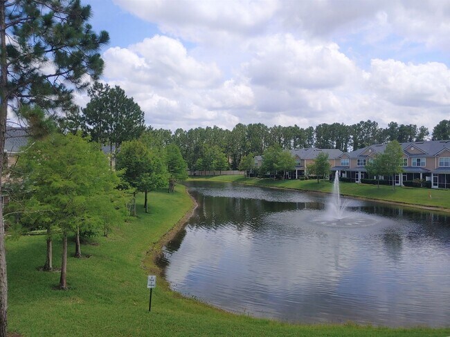 Building Photo - Wolf Creek Townhome