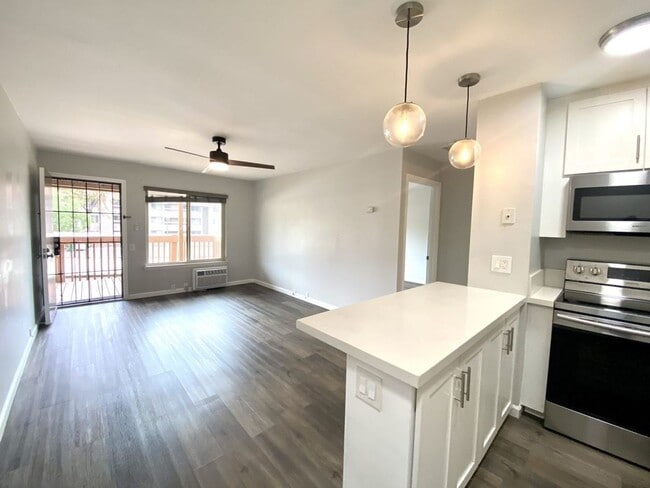 Building Photo - 1 Bedroom, 1 Bathroom condo in Friars Pointe HOA