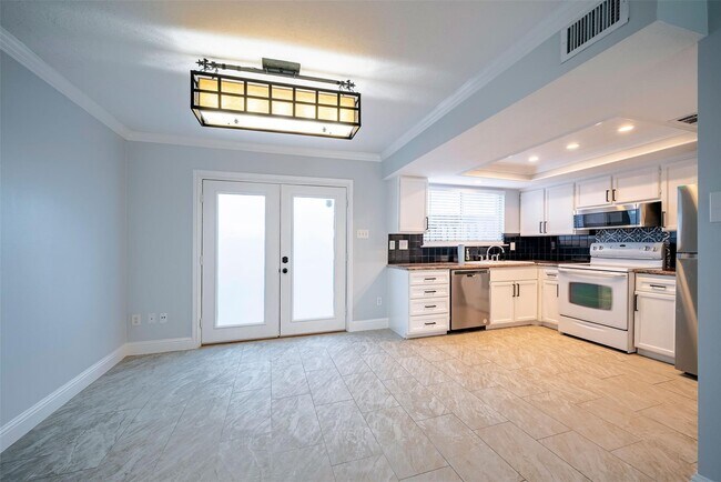 Building Photo - 2352 Triway Ln