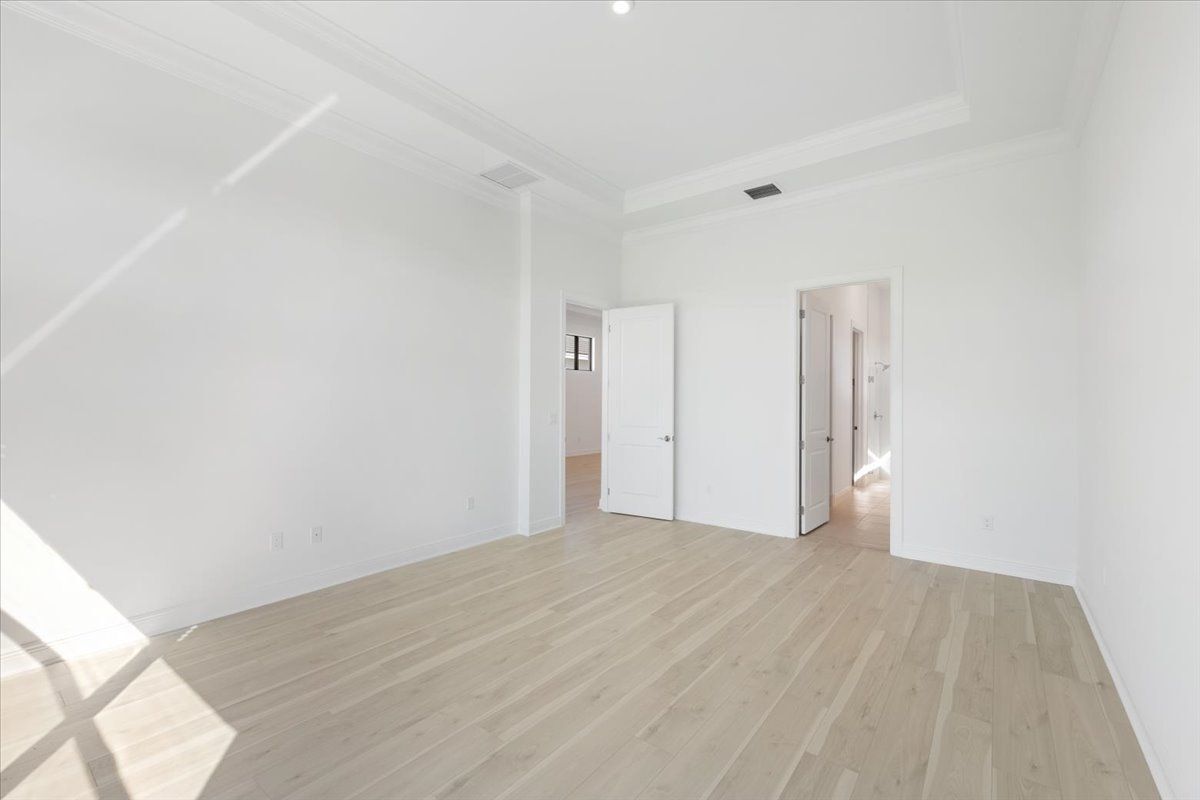 Building Photo - 116 SE Cortile Enza