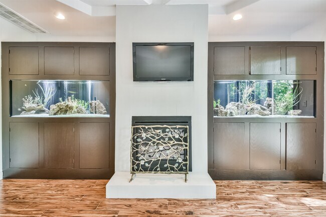 Building Photo - 4736 Post Oak Timber Dr