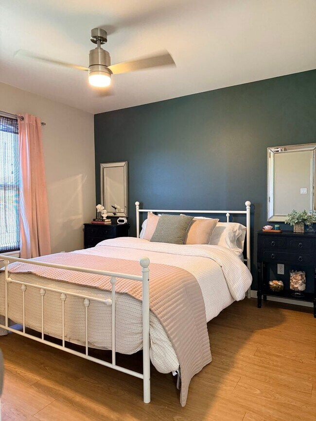 Building Photo - 227 Paradigm Dr