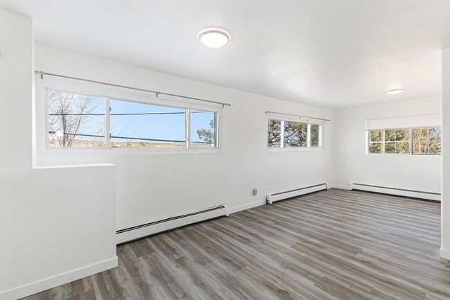 Building Photo - Large 4 bed 4 bath Home in Golden!