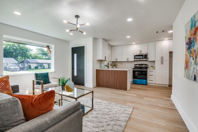Primary Photo - 7826 Woodshire Dr